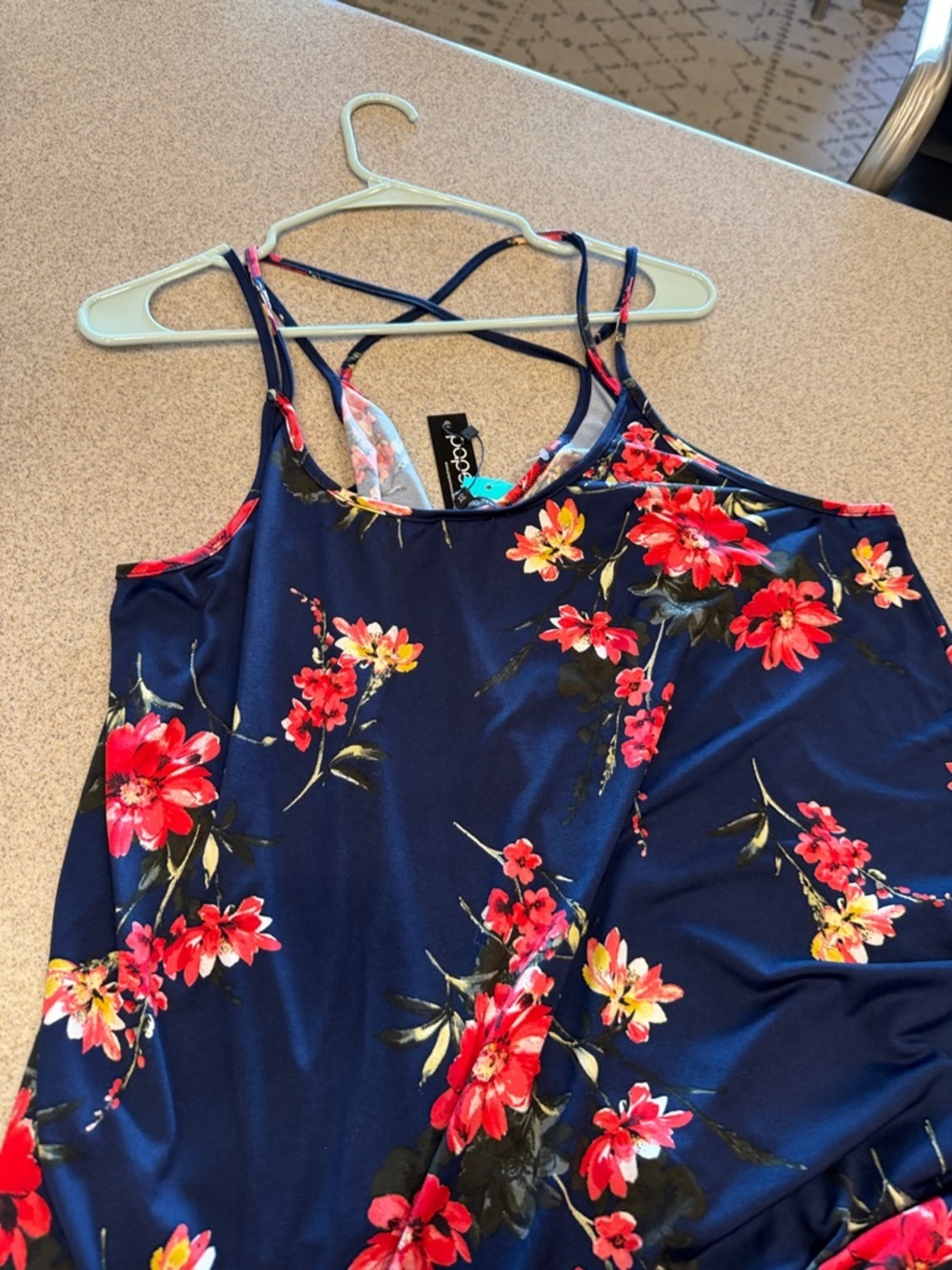 Paper moon NWT Navy Floral Crisscross Strap Tank Top plus size 3X - Picture 7 of 9